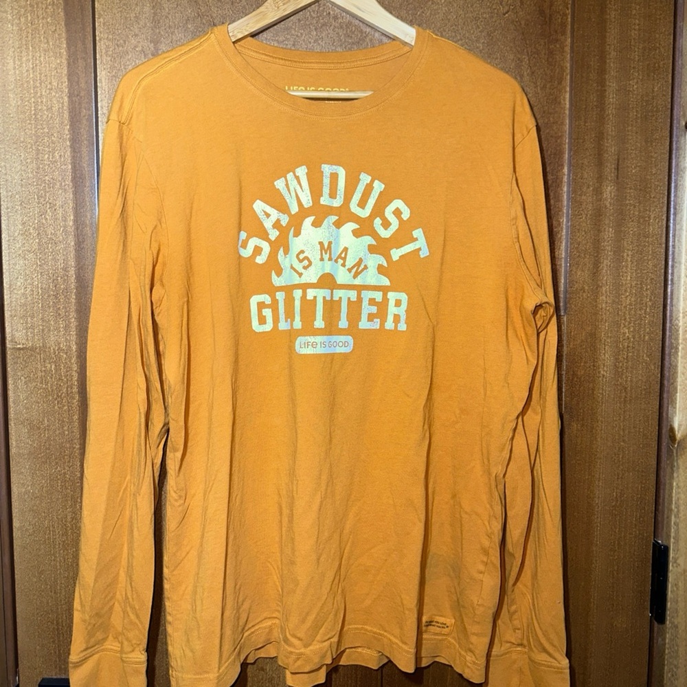 Life is Good Mens Crusher-Lite Sawdust‎ Is Man Glitter Graphic LS T-Shirt Y L